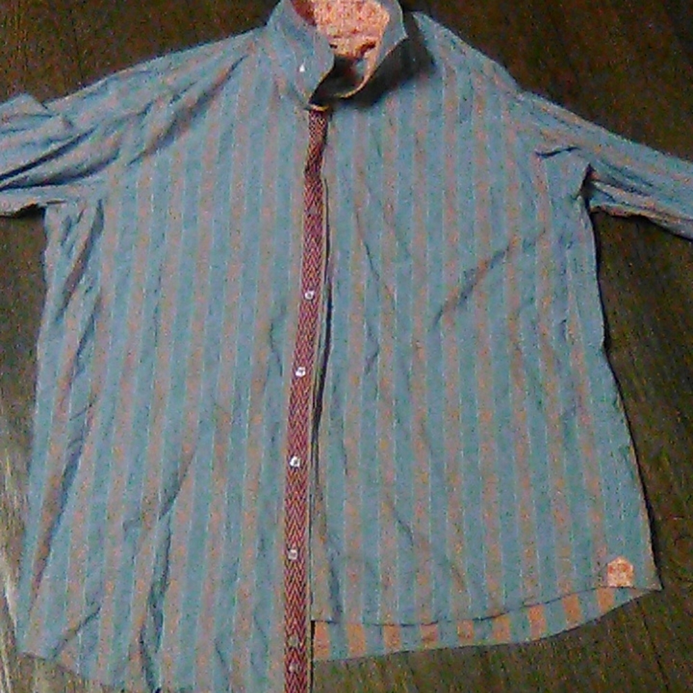 Gently used Visconti dress shirt.
